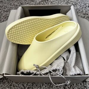 Fear of God, California 1.0 Canary yellow size 41 (8–9) US